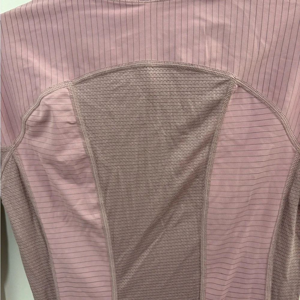 Lululemon Run for Gold Half Zip in Mauvelous Size 4